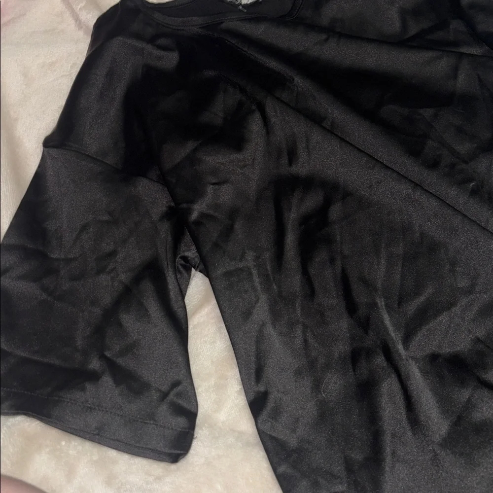 Fashion nova satin dress - Picture 3 of 5